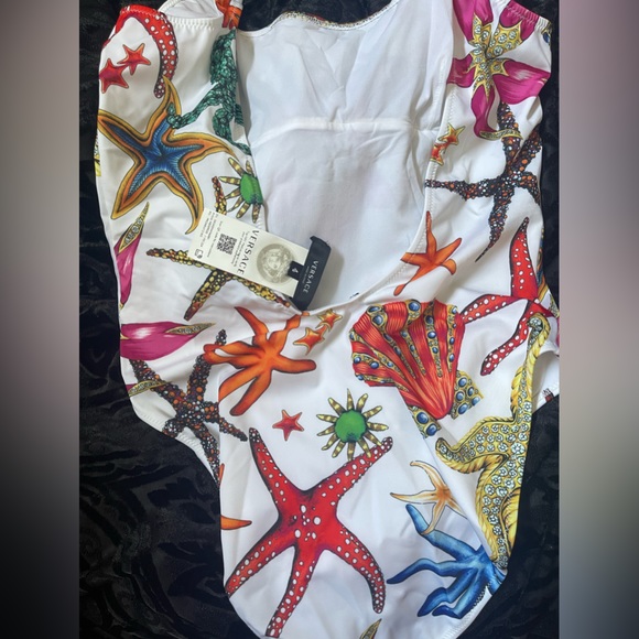 Versace size 4 swimsuit never worn - Picture 3 of 6